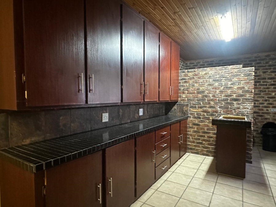 4 Bedroom Property for Sale in Dealesville Free State